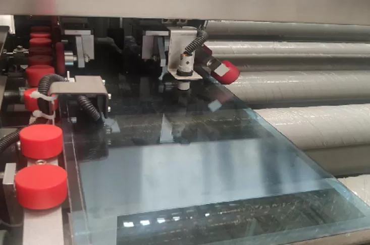 إجراء معالجة الزجاج Seamer