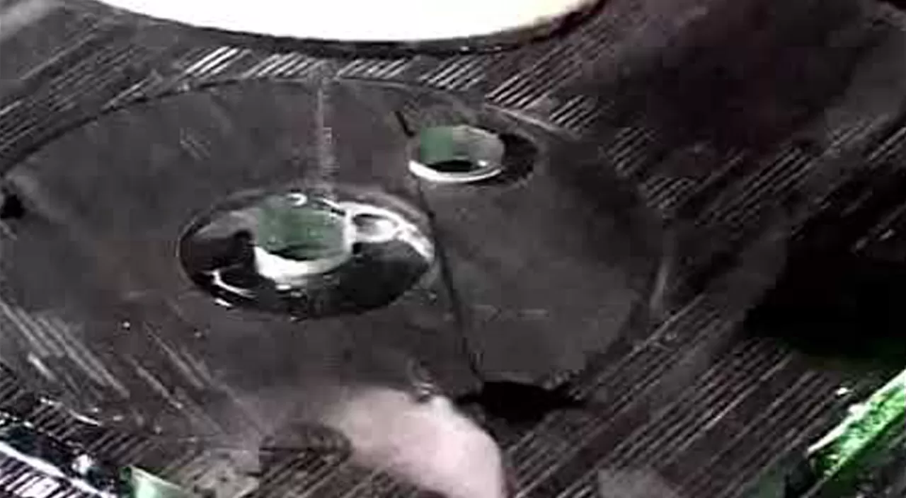 آلة حفر الزجاج ، فيديو