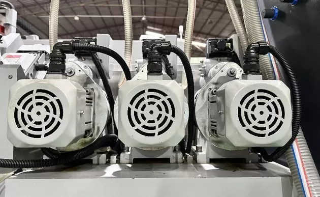 محرك تصميم Hiseng الحاصل على براءة اختراع لماكينة الشحذ المزدوج ذات الخط المستقيم