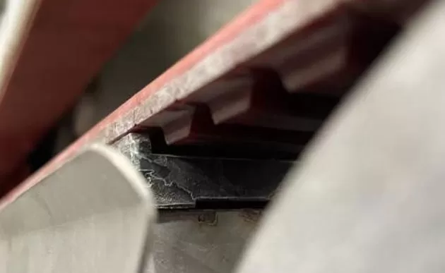 هيكل نقل براءة اختراع لآلة الشحذ المزدوج خط مستقيم